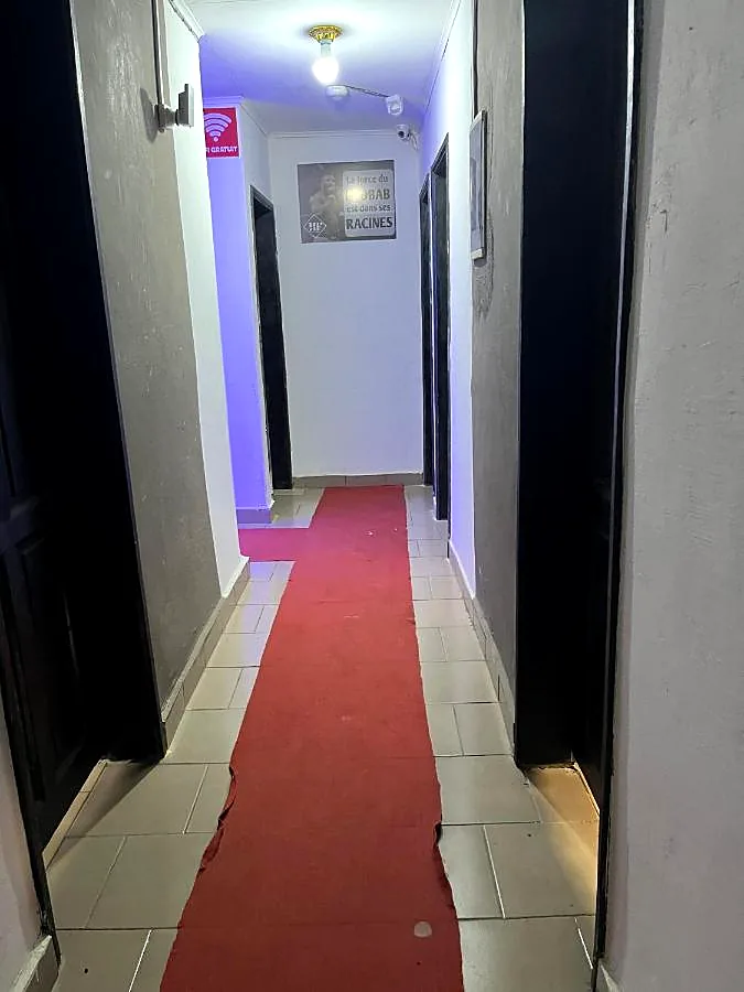 Le couloir desservant les chambres