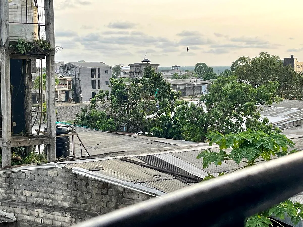 Vue sur Douala depuis le balcon